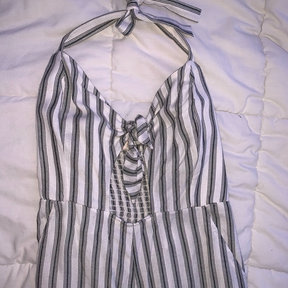 BACKLESS ROMPER - Picture 2 of 4